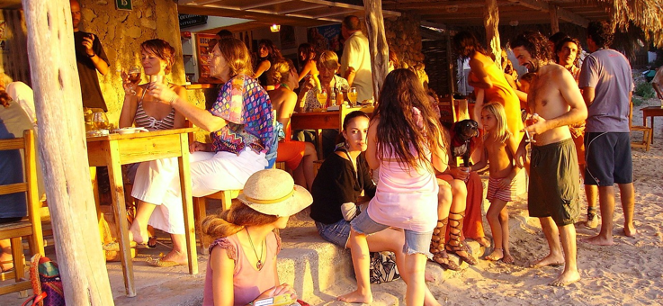 beach zakelijk of particulier een moderne photobooth van PhotoBoothMaster